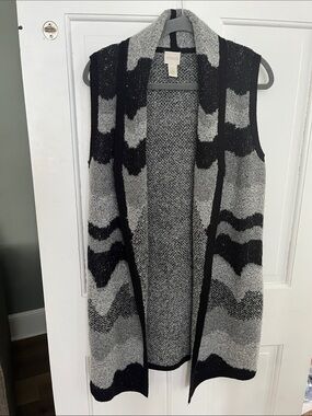Chico’s Long Sweater Vest size 0 equivalent to XS/4 black gray